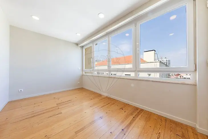 4-Bedroom Apartment for Sale in Lisbon
